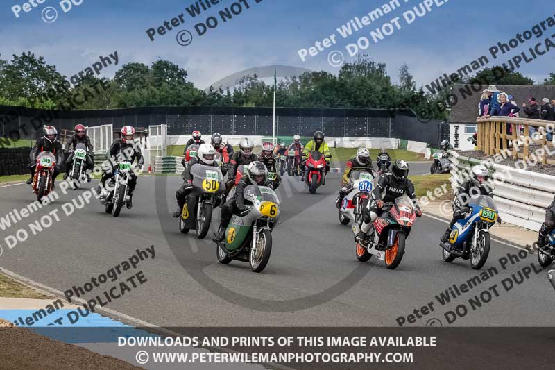 Vintage motorcycle club;eventdigitalimages;mallory park;mallory park trackday photographs;no limits trackdays;peter wileman photography;trackday digital images;trackday photos;vmcc festival 1000 bikes photographs